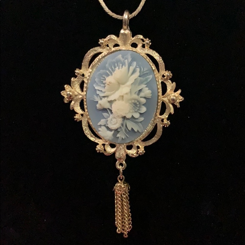 Necklace - Picture 2 of 3